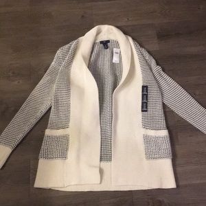 NWT Gap Cream/Grey sweater.